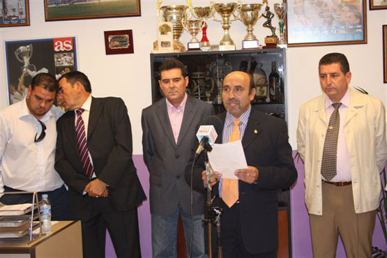 Imagen La pe帽a madridista de Priego inaugura su nueva sede y anuncia los actos de su 25 aniversario