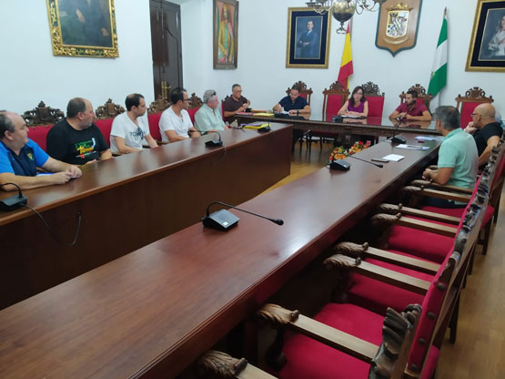 Imagen Firmados once convenios con entidades deportivas de Priego