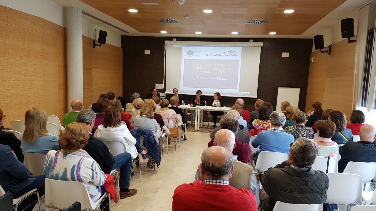 Imagen Inaugurado un nuevo curso escolar de la Cátedra Intergeneracional