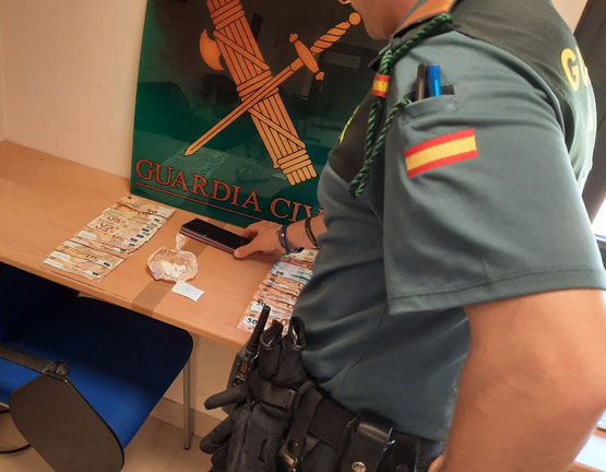 Imagen La Guardia Civil y la Policía Local de Baena detienen a un vecino de Priego por tráfico de drogas 