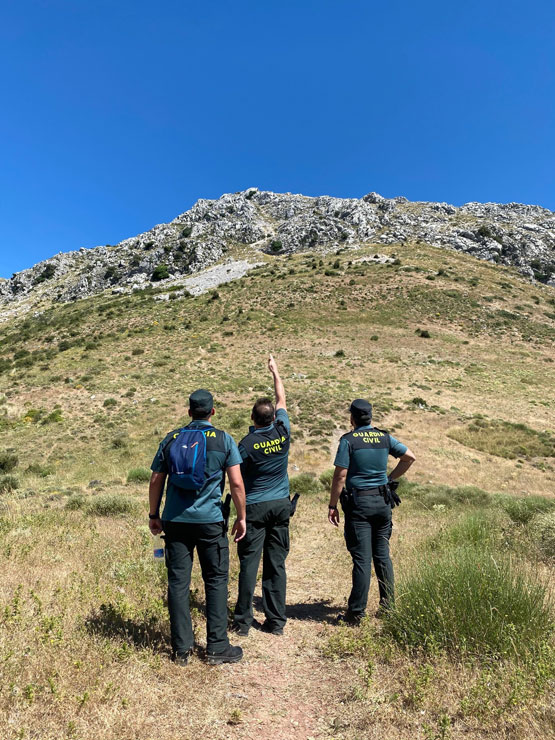 Imagen La Guardia Civil de rescata a dos senderistas en el pico de La Tiñosa