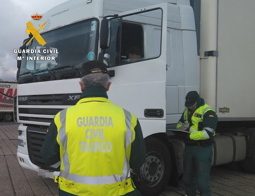 Imagen La DGT intensifica la vigilancia de camiones y autobuses