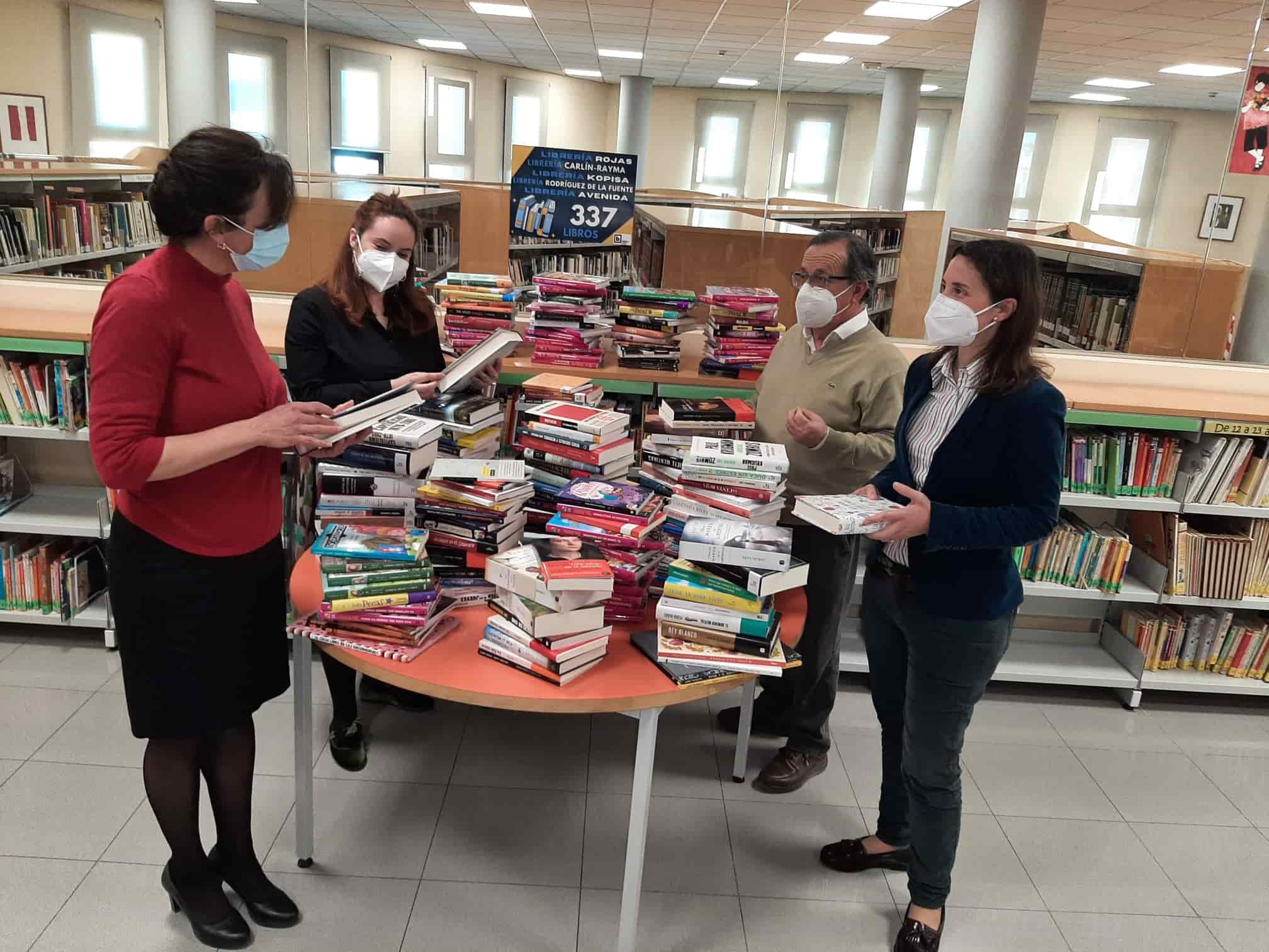 Imagen El Ayuntamiento de Priego amplía en 337 libros los fondos de la biblioteca gracias a una ayuda de la Junta