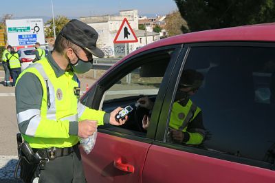 Imagen La Dirección General de Tráfico intensifica los controles de alcohol y drogas entre los conductores