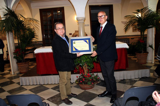 Imagen Entregado el premio 