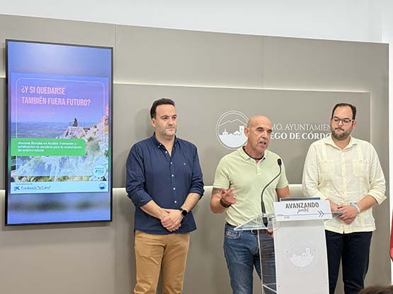 Imagen El ayuntamiento de Priego y la asociación 