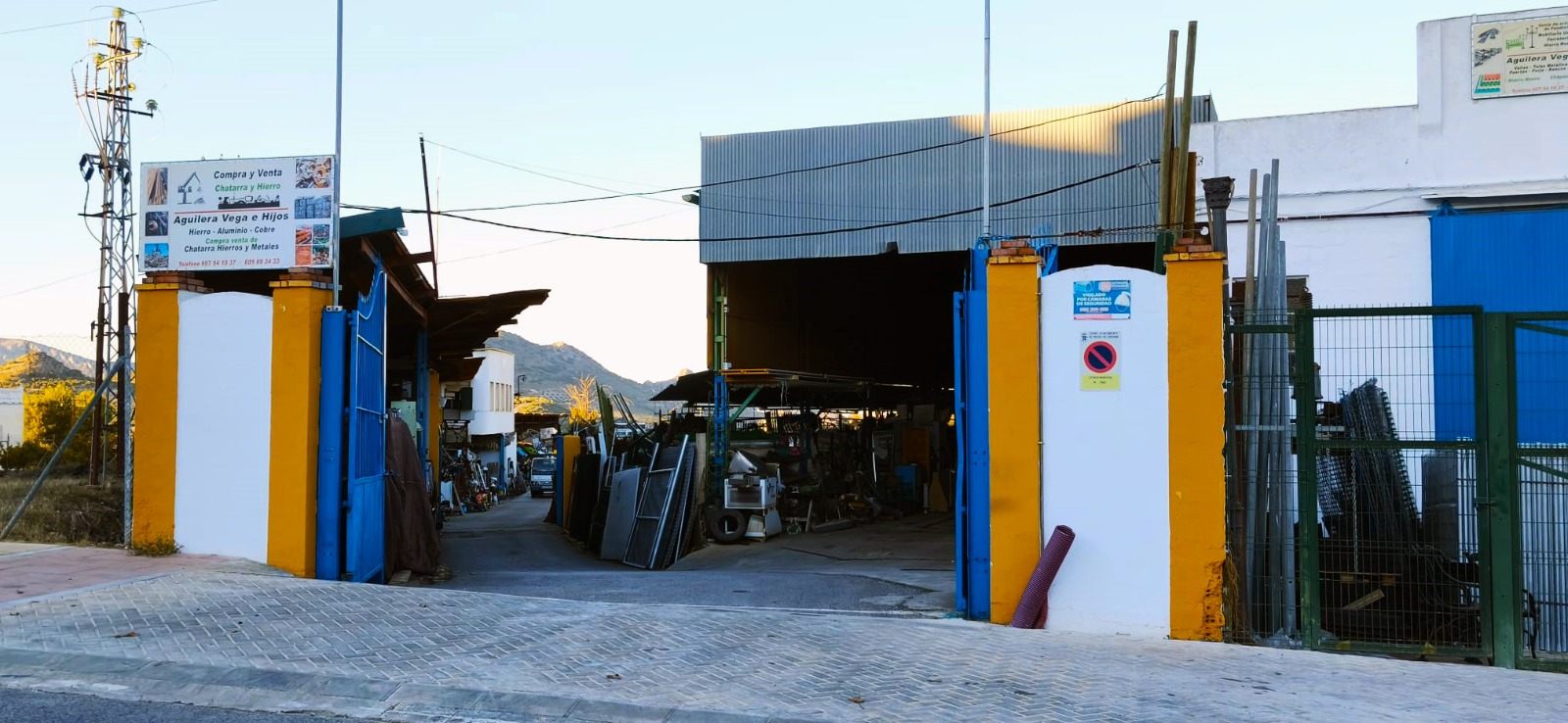 Imagen Roban una furgoneta y  más de 7.000 kilos de cobre en una chatarrería de Priego 