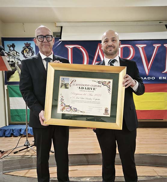 José Luis Sánchez Expósito recibe el título de Prieguense del Año 2025