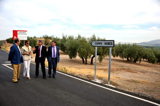 Imagen La Diputación invierte más de 1,6 millones de euros en la mejora de la conexión de Priego con sus aldeas