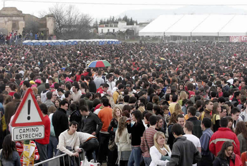 Imagen Botellón andaluz, “reservado el derecho de admisión”