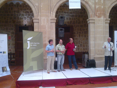 Imagen Tres catadores de la D.O. Priego de Córdoba, ganadores de la semifinal de Andalucía del “I Concurso de Expertos en Cata de Aceite de Oliva Virgen” celebrado en Baeza