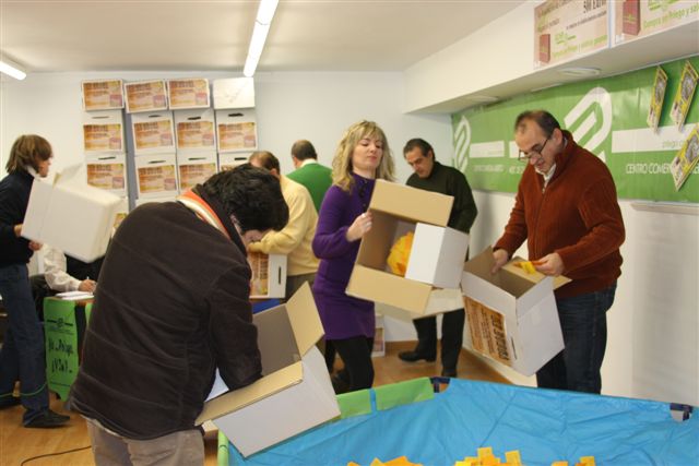 Imagen Una joven de 19 años afortunada con el primer premio de 6.000 euros del sorteo de Navidad de la ACHP