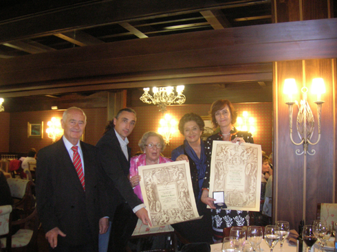 Imagen El Ayuntamiento recibe la Medalla de Plata de la Asociación Amigos de los Castillos por la labor en pro del castillo de Priego