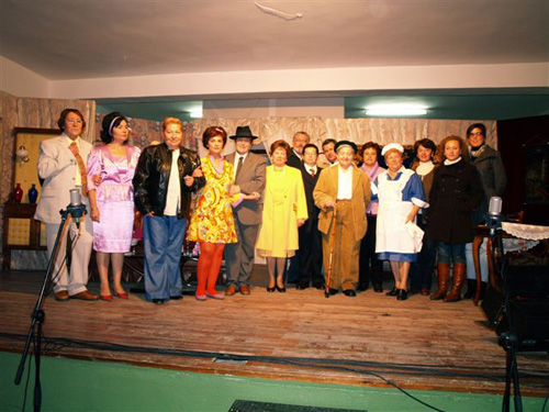 Imagen El Grupo de Teatro Amas de Casa “El Pilar” representa la obra “El Abuelo, un paleto con talento” a beneficio de Alfusal