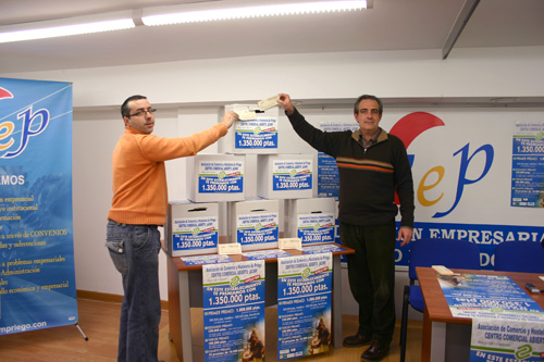 Imagen La Asociación de Comercio y Hostelería de Priego pone en marcha la campaña prevista con motivo de las fiestas navideñas
