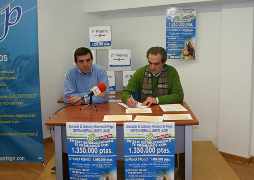 Imagen La Asociación de Comercio y Hostelería de Priego celebra el sorteo de su campaña navideña