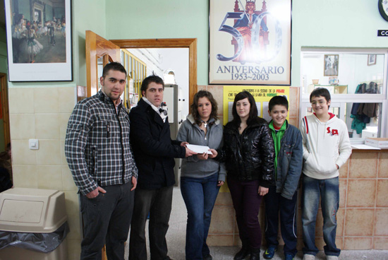 Imagen Alumnos del I.E.S. Fernando III El Santo de Priego donan 522,06 Euros para el fondo de emergencia de Cruz Roja para Haiti