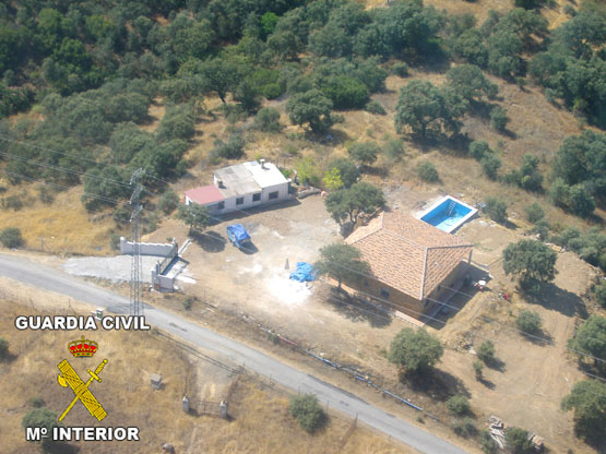 Imagen La Guardia Civil también protege el medioambiente desde el aire 