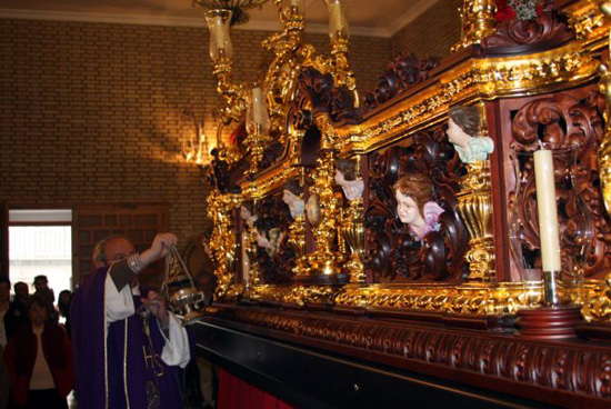 Imagen Se bendice el nuevo Trono de Nuestro Padre Jesús Resucitado de Priego 