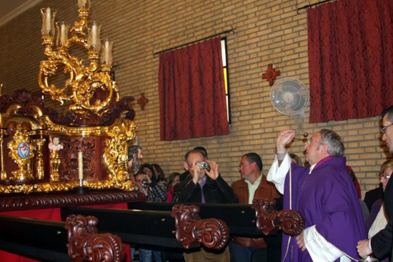 Imagen Se bendice el nuevo Trono de Nuestro Padre Jesús Resucitado de Priego 